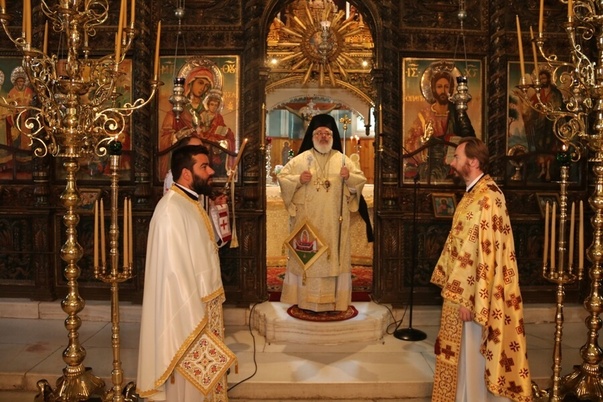 εικόνα άρθρου: Κληρικός της εν Ουκρανία νέας σχισματικής Εκκλησίας στον Μητροπολίτη Διδυμοτείχου